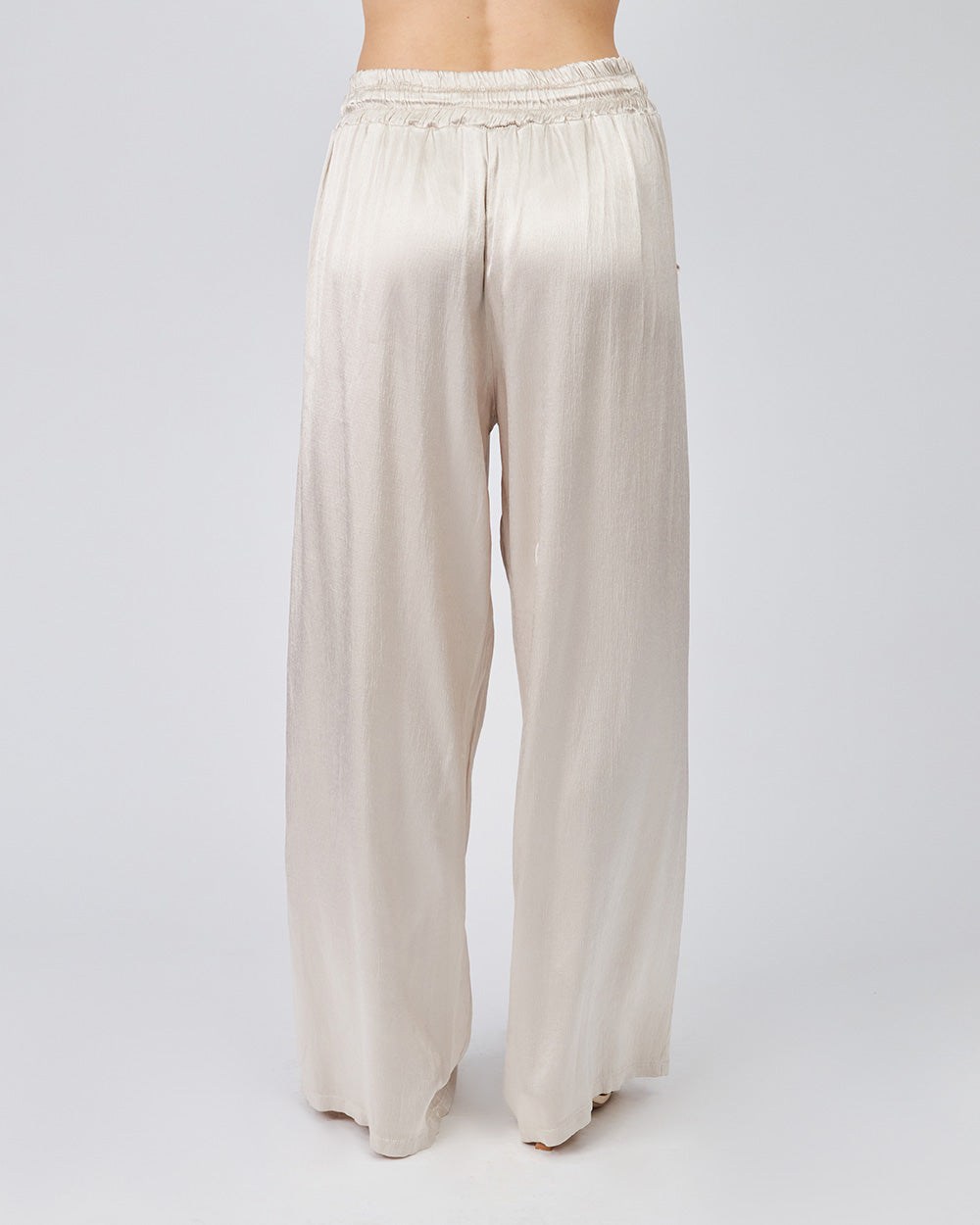 White Pants With Pockets