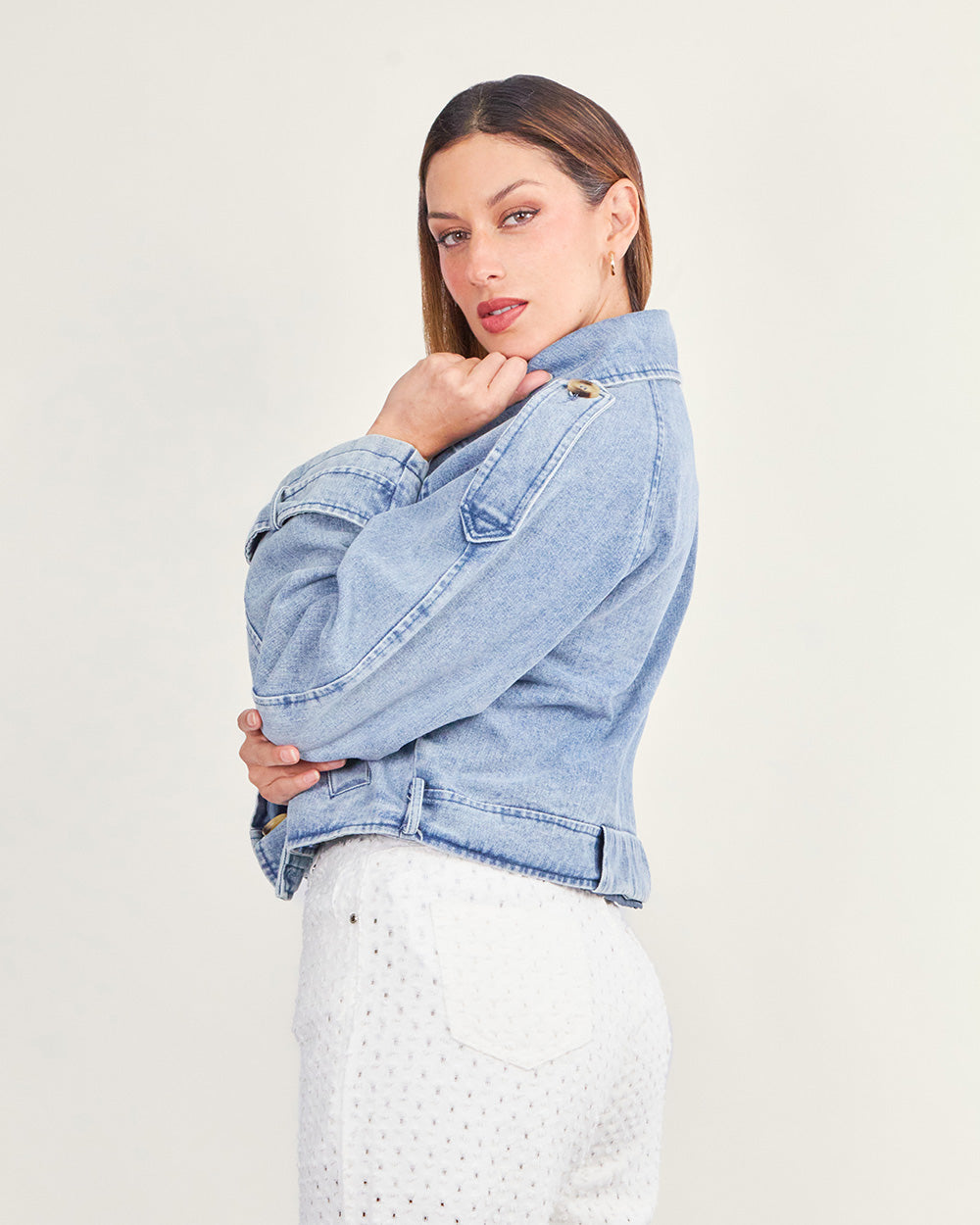 Light blue crop trench