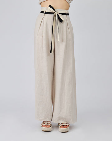 Taupe Trousers With Pockets And Belt
