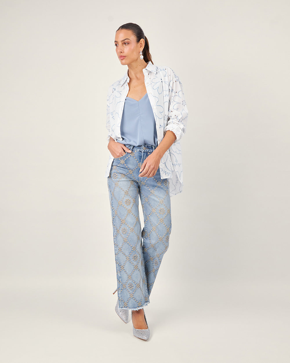 Light blue straight-leg denim pants