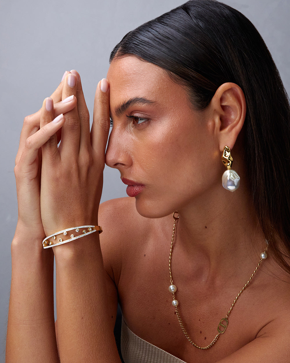 Gold Bracelet Stones And Circular Stones