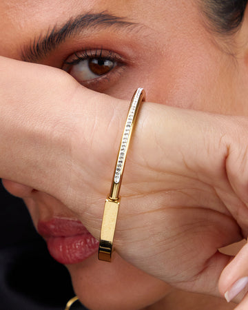 Gold Bracelet Oval Front Stones