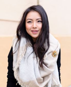 FIVE INNOVATIVE WAYS TO TIE YOUR FAVORITE SCARF