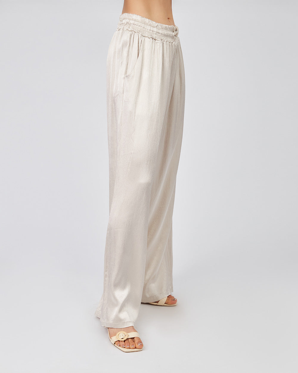 White Pants With Pockets