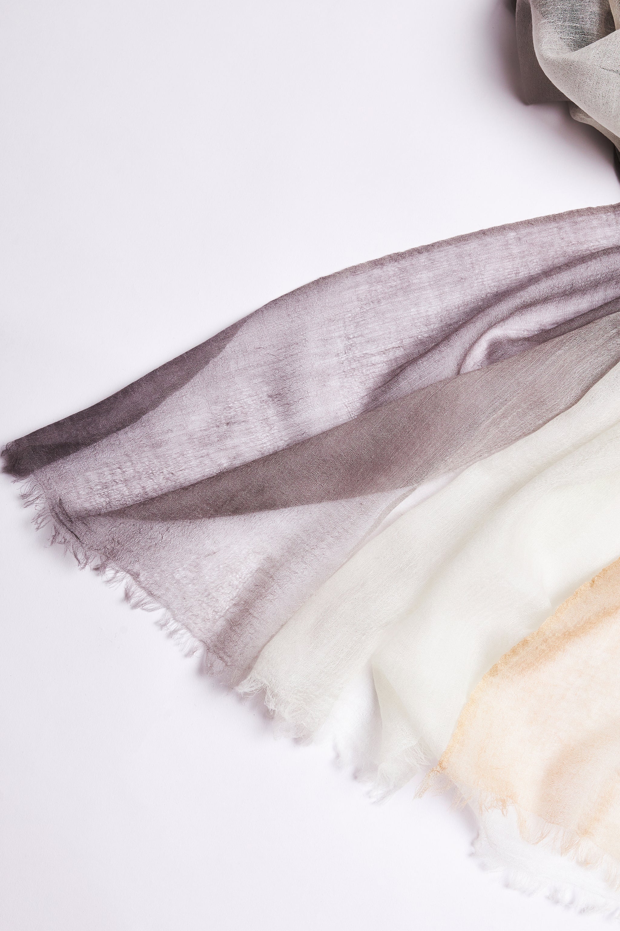 FEATHERLIGHT GRADIENT CASHMERE SCARF