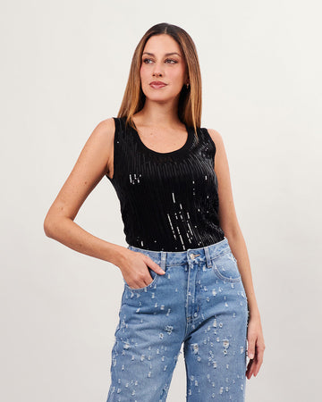 Top de punto con cuello redondo y lentejuelas negras