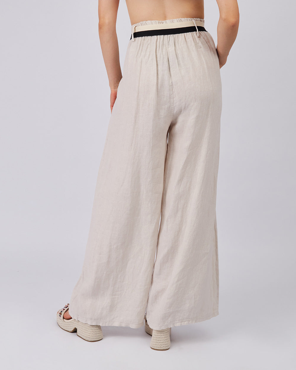 Taupe Trousers With Pockets And Belt