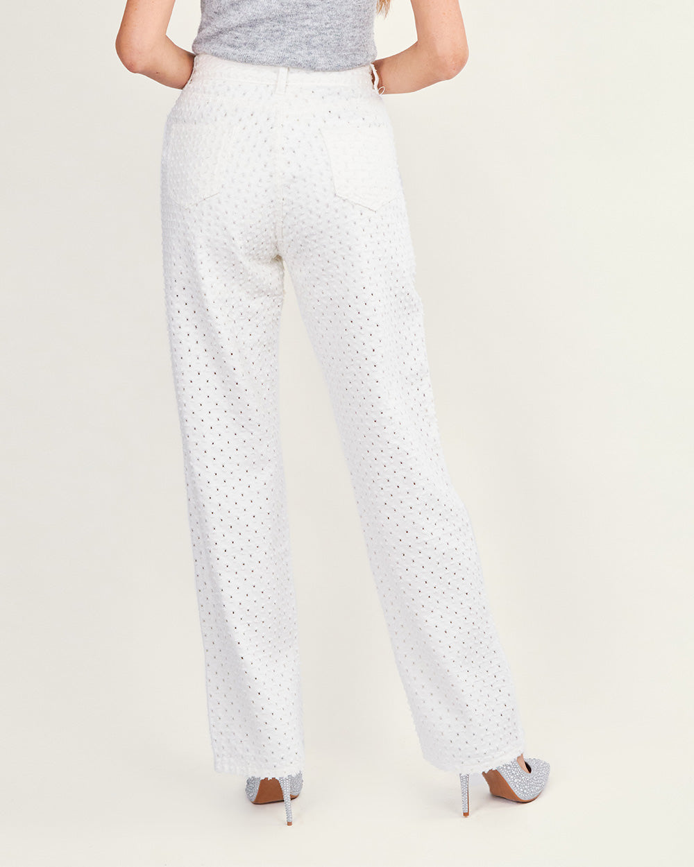 White distressed jeans