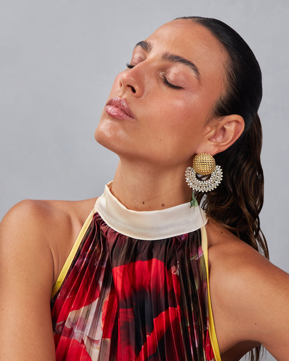 Gold Circle Earring With Beige Hoop