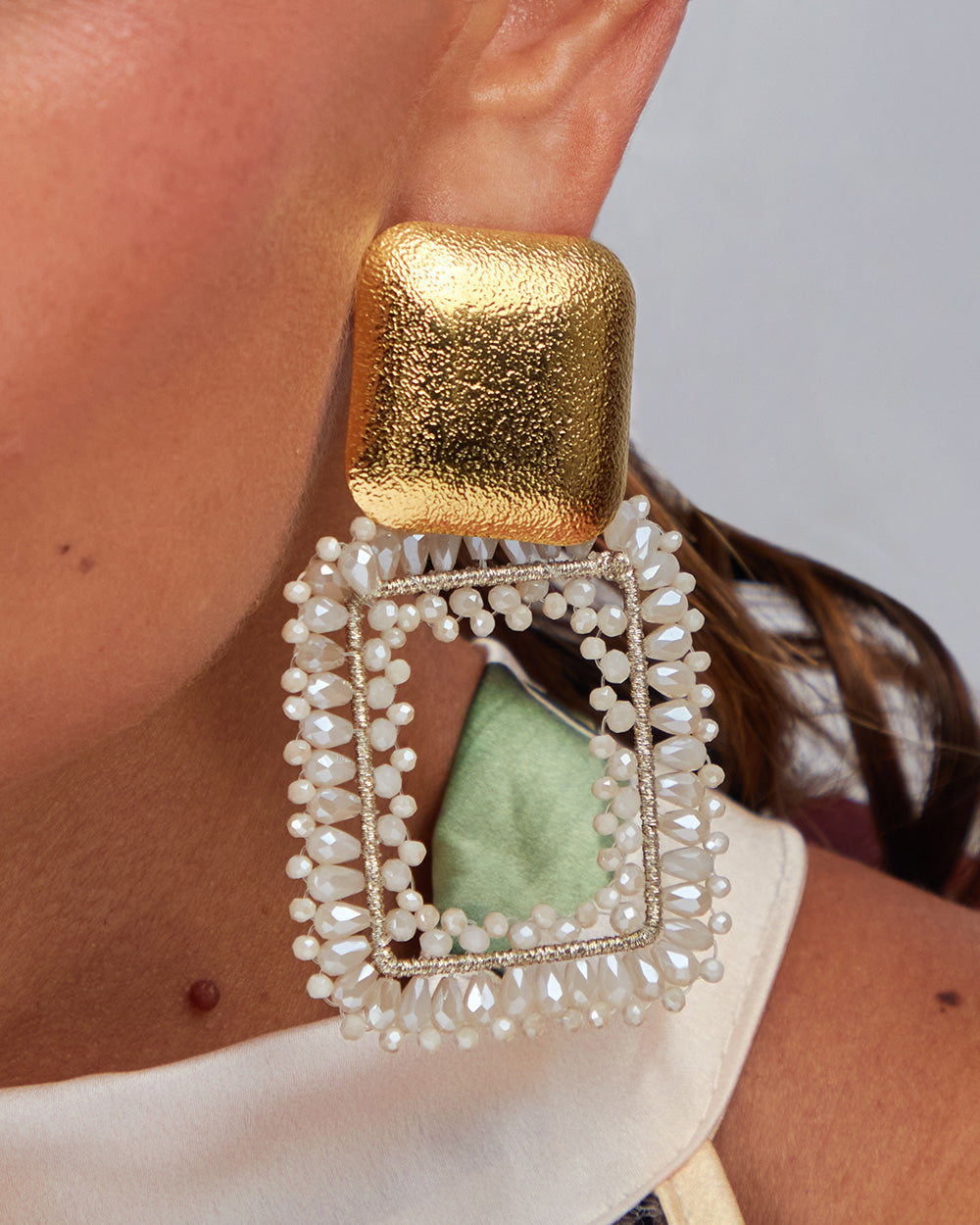 Earring With Gold Square And Beige Stones