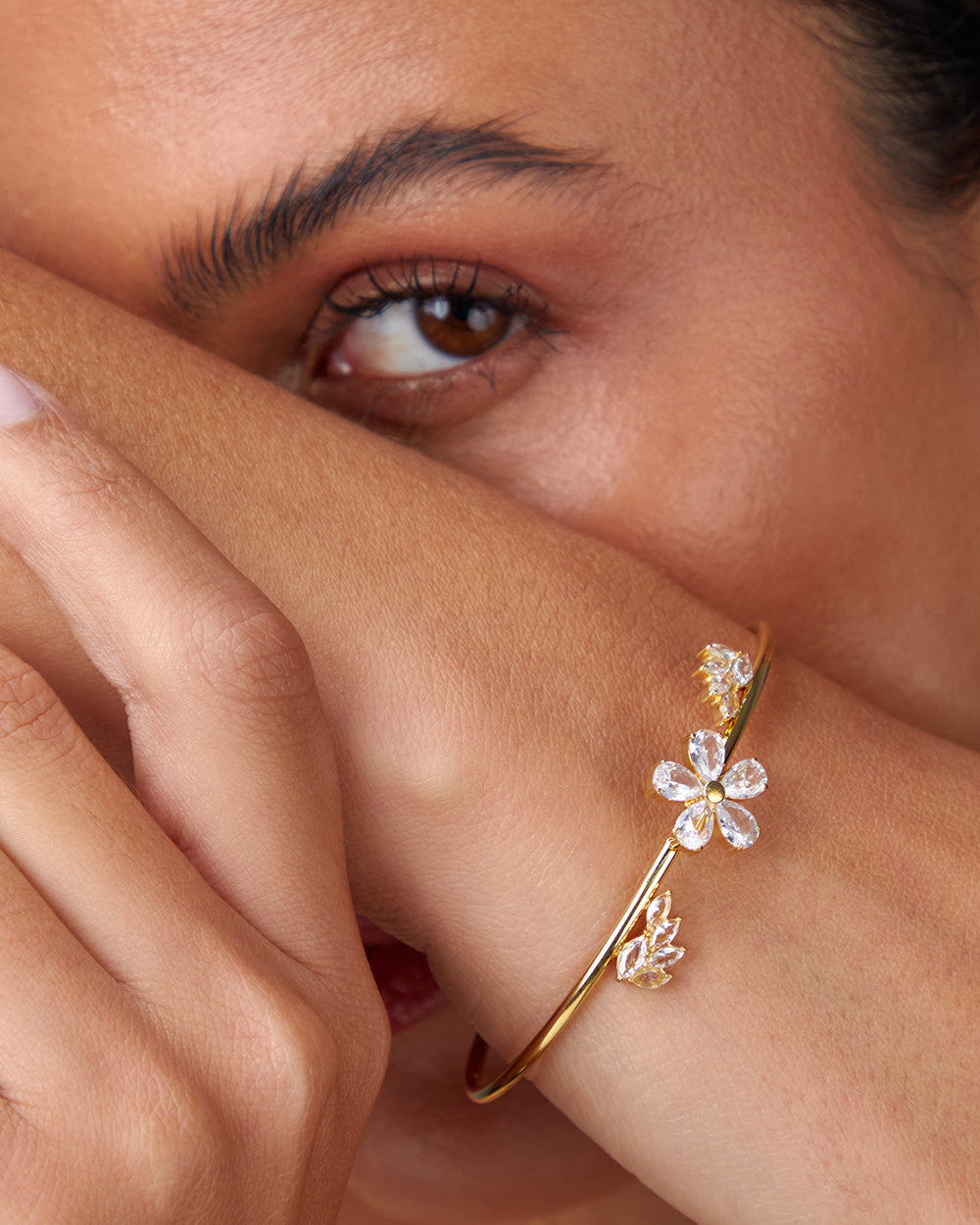 Gold Bracelet White Stone Flowers
