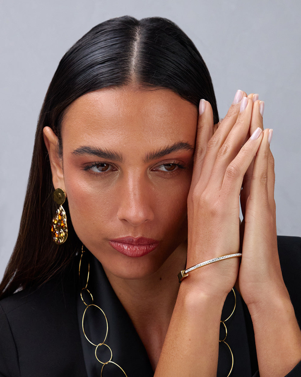 Gold Bracelet Oval Front Stones