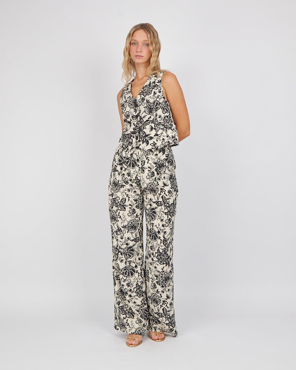 Pearl/Black V-Neck Floral Print Vest