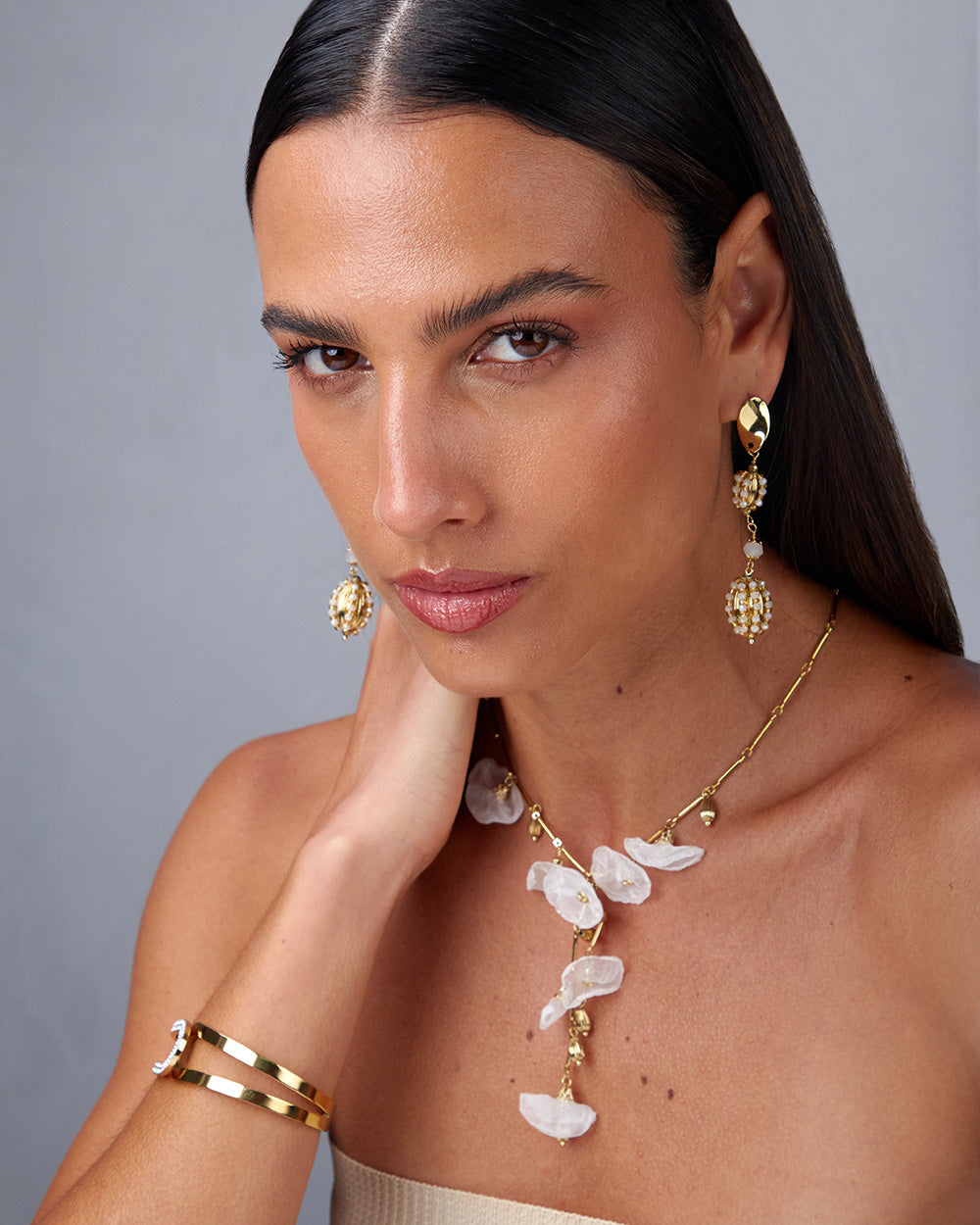 Gold Necklace White Flowers