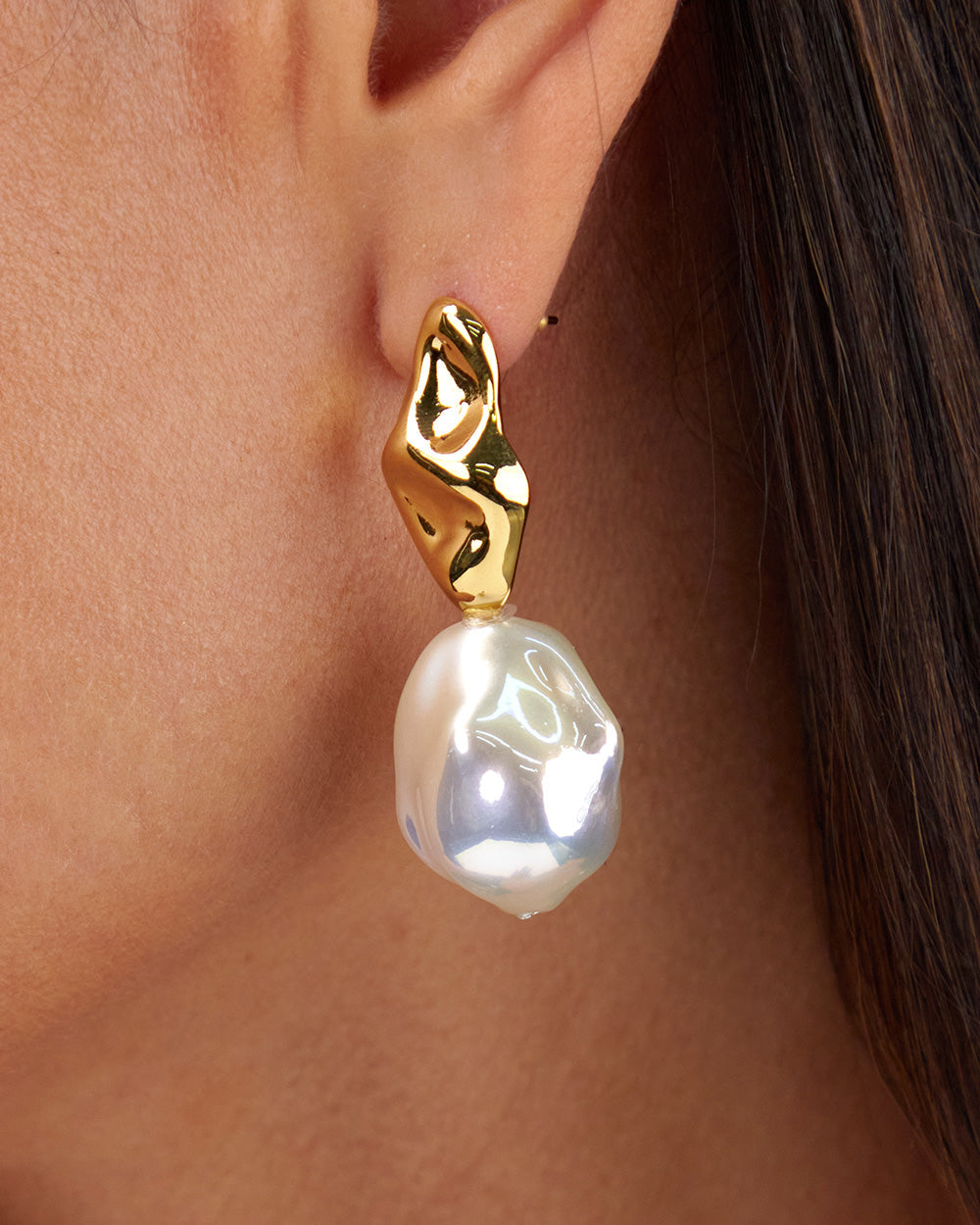 Gold Earrings White Pearls